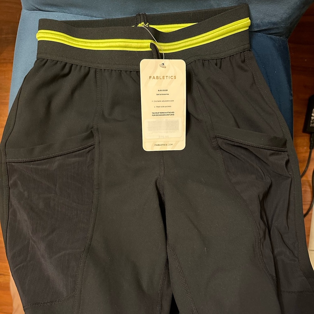 Women’s Black Athletic Pants - Fabletics